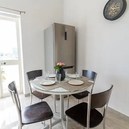 Luxurious Apartman